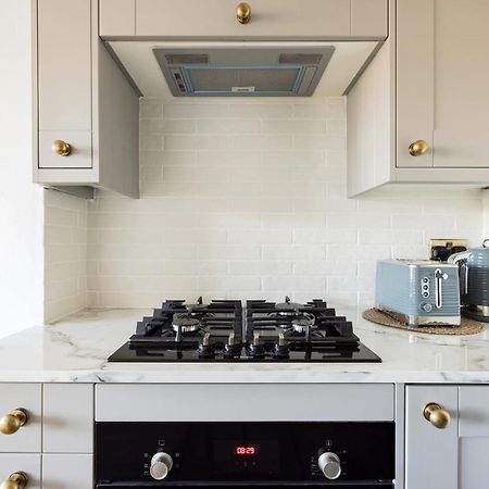 Luxurious 1-Bedroom Apartment In Kensington Лондон Екстер'єр фото